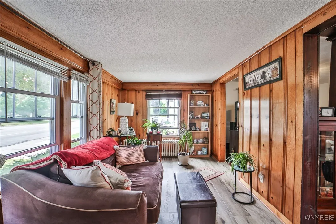 572 Beach Road, Cheektowaga, New York 14225, Cheektowaga, New York 14225, 4 Bedrooms Bedrooms, ,2 BathroomsBathrooms,Residential,For Sale,572 Beach Road, Cheektowaga, New York 14225,B1629462