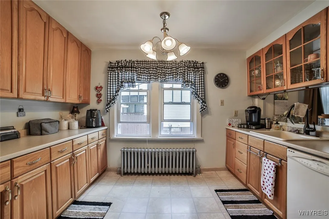 572 Beach Road, Cheektowaga, New York 14225, Cheektowaga, New York 14225, 4 Bedrooms Bedrooms, ,2 BathroomsBathrooms,Residential,For Sale,572 Beach Road, Cheektowaga, New York 14225,B1629462