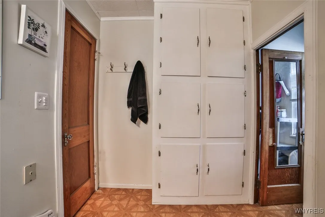 572 Beach Road, Cheektowaga, New York 14225, Cheektowaga, New York 14225, 4 Bedrooms Bedrooms, ,2 BathroomsBathrooms,Residential,For Sale,572 Beach Road, Cheektowaga, New York 14225,B1629462