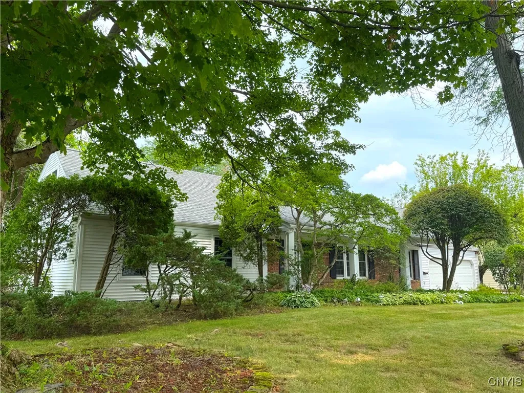 6 Hubbardton Road, New Hartford, New York 13413, New Hartford, New York 13413, 5 Bedrooms Bedrooms, 8 Rooms Rooms,3 BathroomsBathrooms,Residential,For Sale,6 Hubbardton Road, New Hartford, New York 13413,S1633391