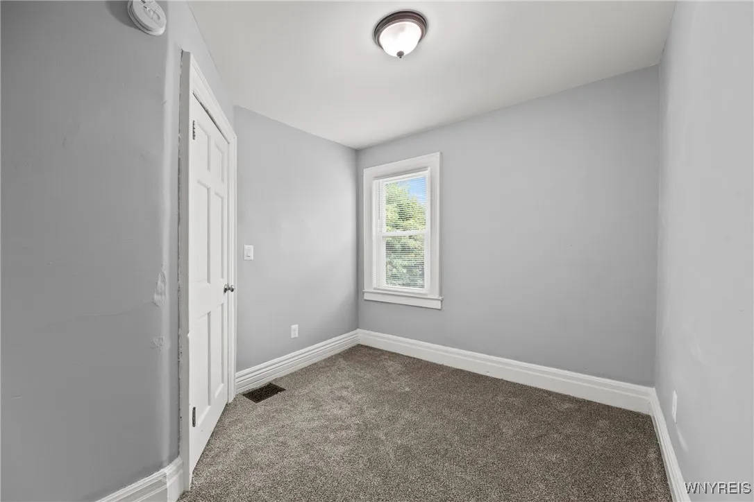 111 Gorton Street, Buffalo, New York 14207, Buffalo, New York 14207, 4 Bedrooms Bedrooms, 10 Rooms Rooms,1 BathroomBathrooms,Residential,For Sale,111 Gorton Street, Buffalo, New York 14207,0,B1631629
