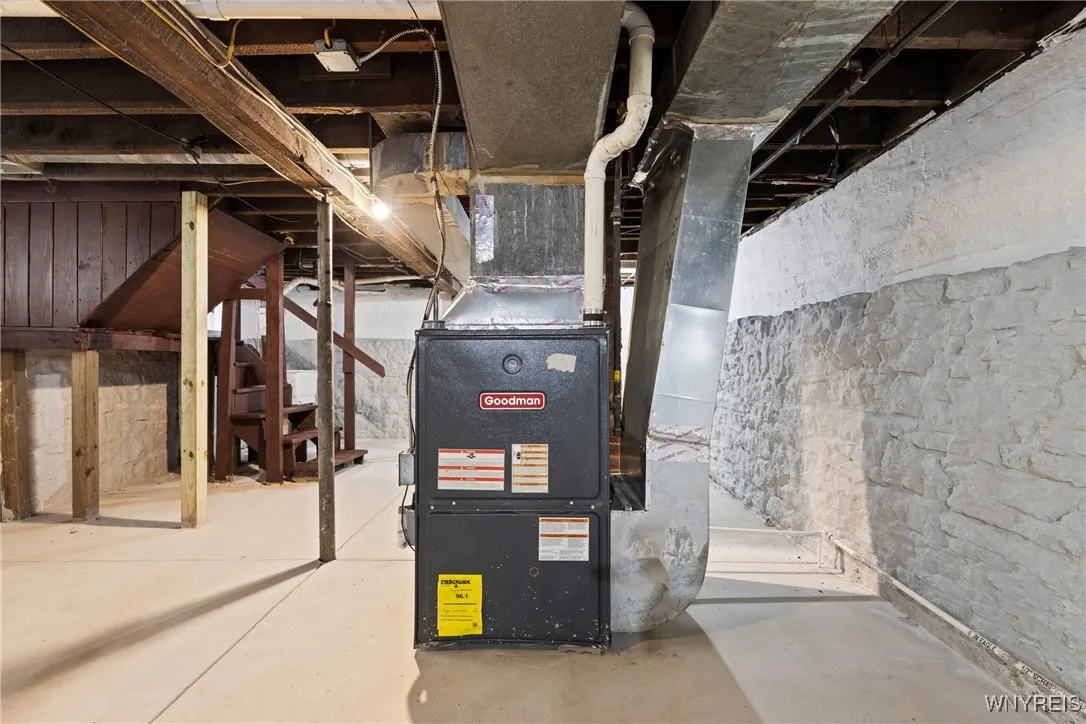 111 Gorton Street, Buffalo, New York 14207, Buffalo, New York 14207, 4 Bedrooms Bedrooms, 10 Rooms Rooms,1 BathroomBathrooms,Residential,For Sale,111 Gorton Street, Buffalo, New York 14207,0,B1631629