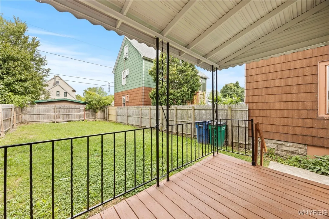 111 Gorton Street, Buffalo, New York 14207, Buffalo, New York 14207, 4 Bedrooms Bedrooms, 10 Rooms Rooms,1 BathroomBathrooms,Residential,For Sale,111 Gorton Street, Buffalo, New York 14207,0,B1631629