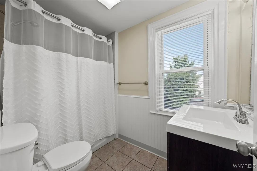 111 Gorton Street, Buffalo, New York 14207, Buffalo, New York 14207, 4 Bedrooms Bedrooms, 10 Rooms Rooms,1 BathroomBathrooms,Residential,For Sale,111 Gorton Street, Buffalo, New York 14207,0,B1631629