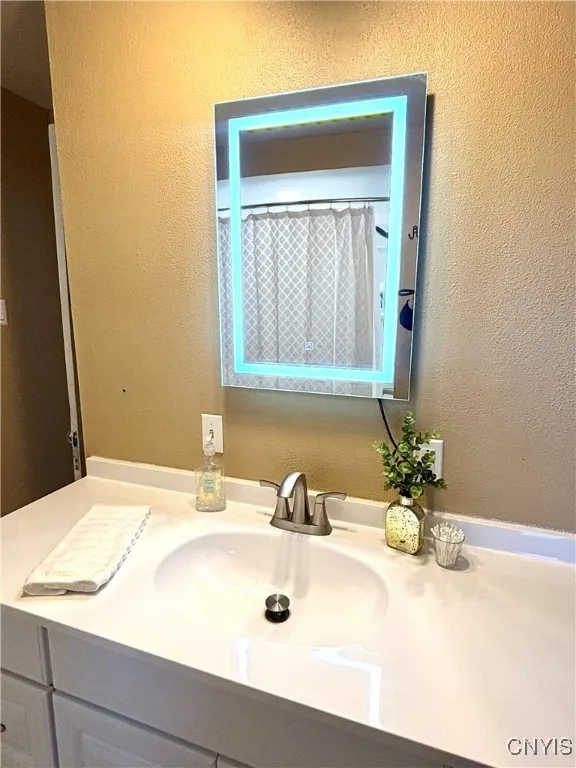 103 Riverside Drive, Utica, New York 13502, Utica, New York 13502, 3 Bedrooms Bedrooms, 10 Rooms Rooms,1 BathroomBathrooms,Residential,Closed,103 Riverside Drive, Utica, New York 13502,0,S1633258