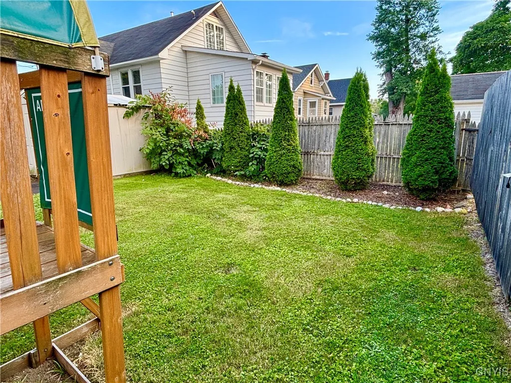 103 Riverside Drive, Utica, New York 13502, Utica, New York 13502, 3 Bedrooms Bedrooms, 10 Rooms Rooms,1 BathroomBathrooms,Residential,Closed,103 Riverside Drive, Utica, New York 13502,0,S1633258