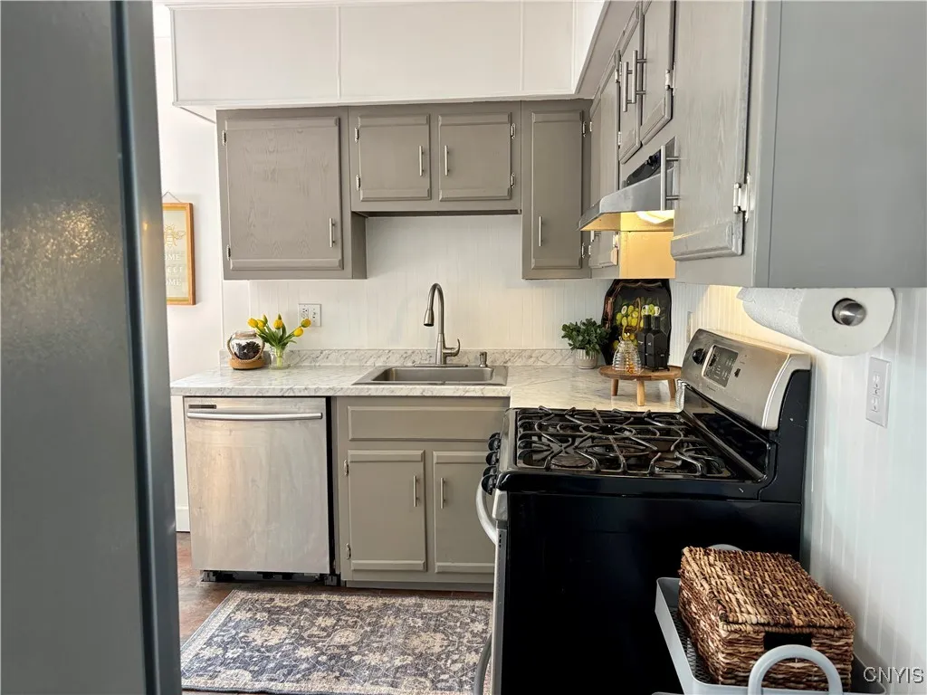 103 Riverside Drive, Utica, New York 13502, Utica, New York 13502, 3 Bedrooms Bedrooms, 10 Rooms Rooms,1 BathroomBathrooms,Residential,Closed,103 Riverside Drive, Utica, New York 13502,0,S1633258