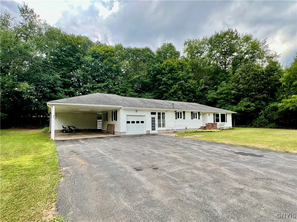 21 Brookside Avenue, Minetto, New York 13115, Minetto, New York 13115, 3 Bedrooms Bedrooms, 8 Rooms Rooms,1 BathroomBathrooms,Residential,For Sale,21 Brookside Avenue, Minetto, New York 13115,S1633410