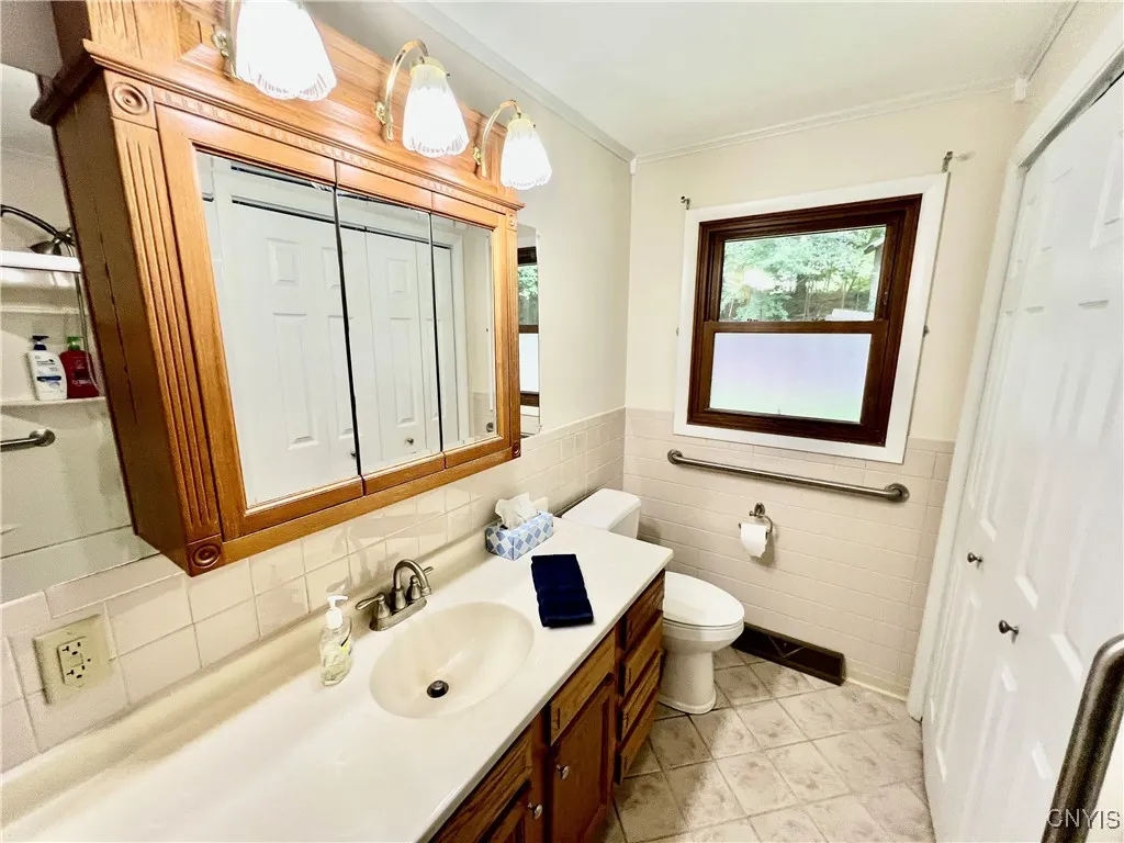 21 Brookside Avenue, Minetto, New York 13115, Minetto, New York 13115, 3 Bedrooms Bedrooms, 8 Rooms Rooms,1 BathroomBathrooms,Residential,For Sale,21 Brookside Avenue, Minetto, New York 13115,S1633410