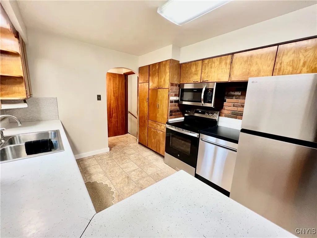 21 Brookside Avenue, Minetto, New York 13115, Minetto, New York 13115, 3 Bedrooms Bedrooms, 8 Rooms Rooms,1 BathroomBathrooms,Residential,For Sale,21 Brookside Avenue, Minetto, New York 13115,S1633410