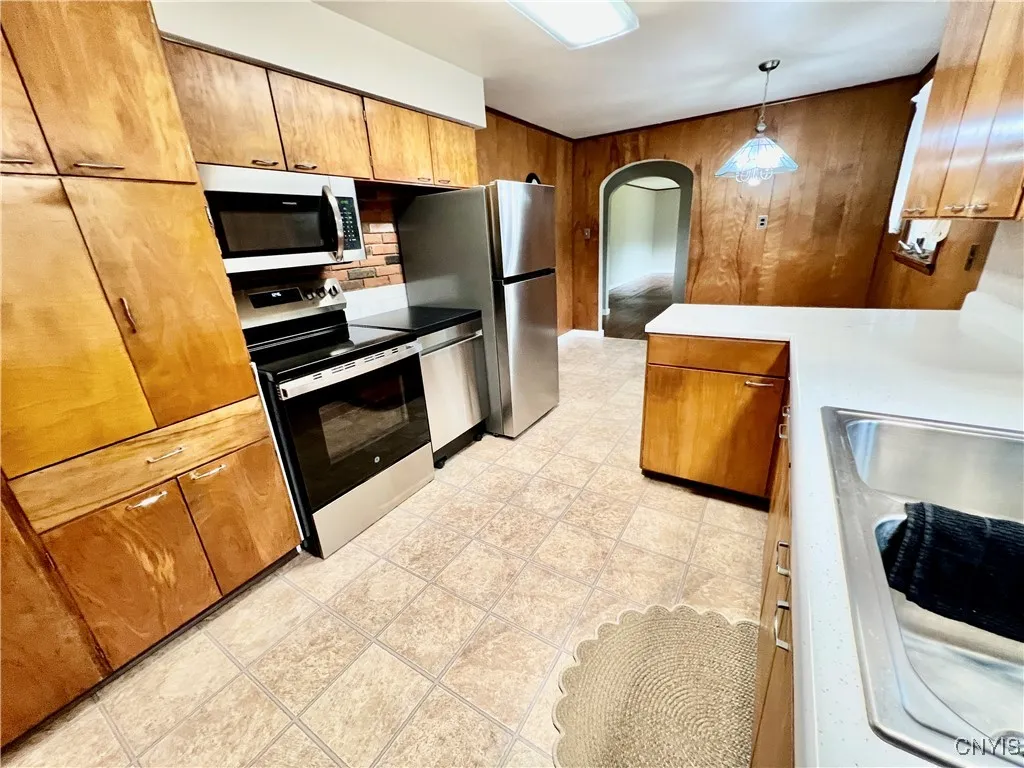 21 Brookside Avenue, Minetto, New York 13115, Minetto, New York 13115, 3 Bedrooms Bedrooms, 8 Rooms Rooms,1 BathroomBathrooms,Residential,For Sale,21 Brookside Avenue, Minetto, New York 13115,S1633410