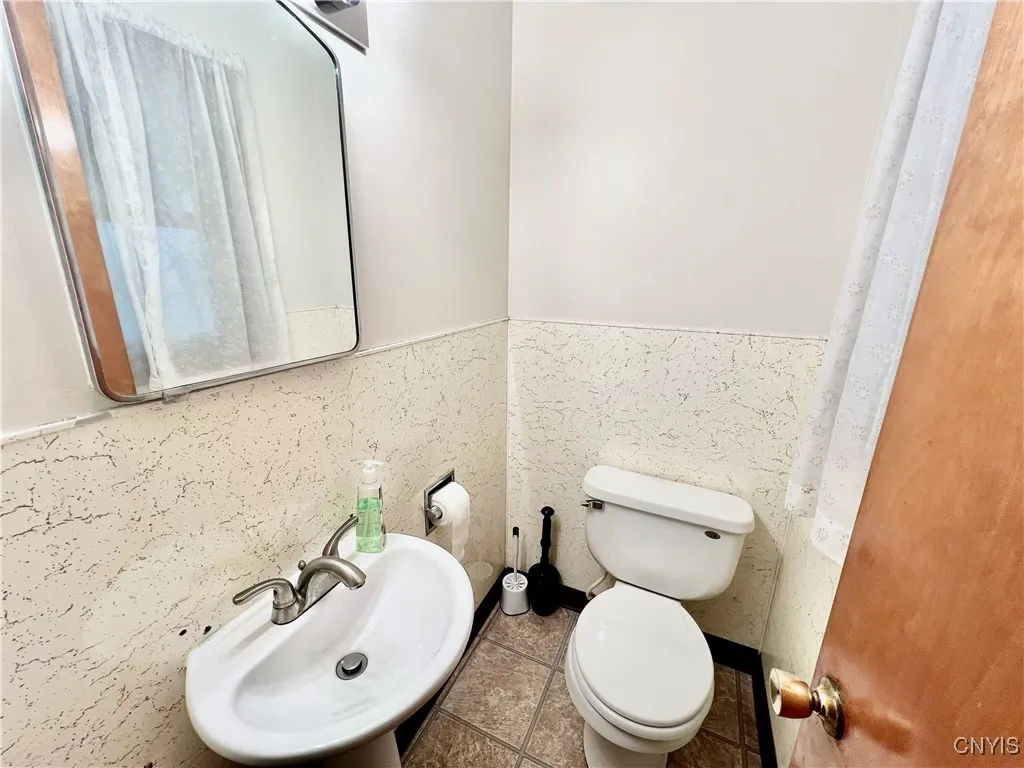 21 Brookside Avenue, Minetto, New York 13115, Minetto, New York 13115, 3 Bedrooms Bedrooms, 8 Rooms Rooms,1 BathroomBathrooms,Residential,For Sale,21 Brookside Avenue, Minetto, New York 13115,S1633410
