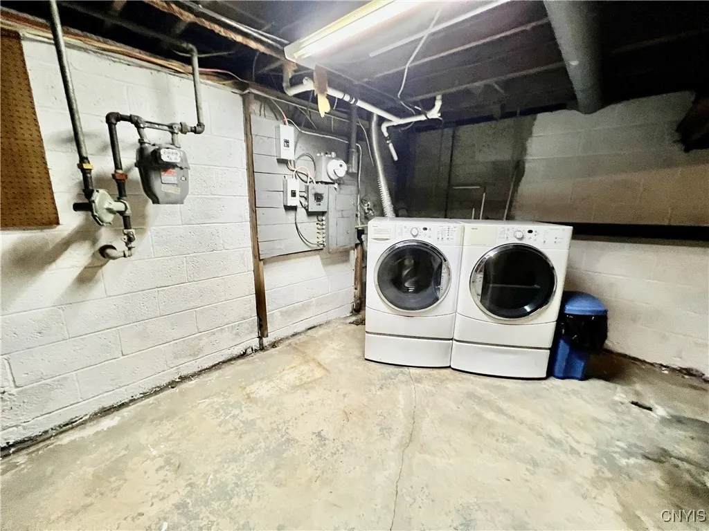 21 Brookside Avenue, Minetto, New York 13115, Minetto, New York 13115, 3 Bedrooms Bedrooms, 8 Rooms Rooms,1 BathroomBathrooms,Residential,For Sale,21 Brookside Avenue, Minetto, New York 13115,S1633410