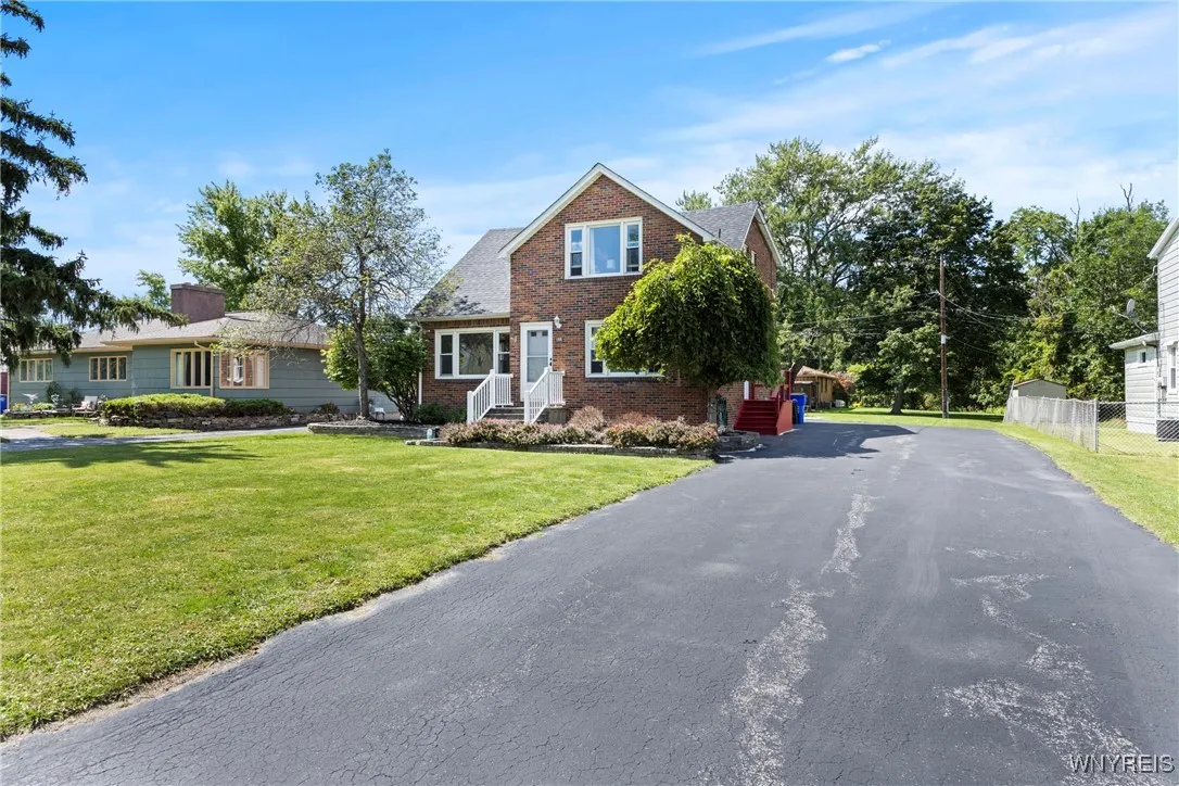 166 Boncroft Drive, West Seneca, New York 14224, West Seneca, New York 14224, 3 Bedrooms Bedrooms, ,2 BathroomsBathrooms,Residential,For Sale,166 Boncroft Drive, West Seneca, New York 14224,B1633389