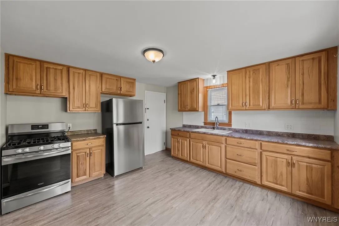 166 Boncroft Drive, West Seneca, New York 14224, West Seneca, New York 14224, 3 Bedrooms Bedrooms, ,2 BathroomsBathrooms,Residential,For Sale,166 Boncroft Drive, West Seneca, New York 14224,B1633389