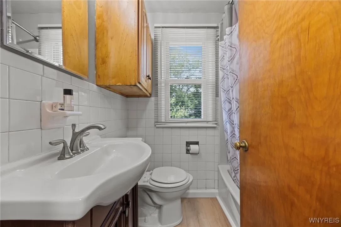 166 Boncroft Drive, West Seneca, New York 14224, West Seneca, New York 14224, 3 Bedrooms Bedrooms, ,2 BathroomsBathrooms,Residential,For Sale,166 Boncroft Drive, West Seneca, New York 14224,B1633389