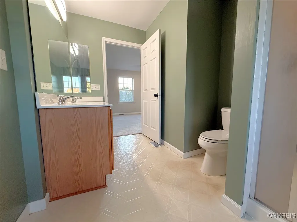 3481 Heatherwood Drive, Hamburg, New York 14075, Hamburg, New York 14075, 4 Bedrooms Bedrooms, 14 Rooms Rooms,2 BathroomsBathrooms,Residential,For Sale,3481 Heatherwood Drive, Hamburg, New York 14075,B1633155