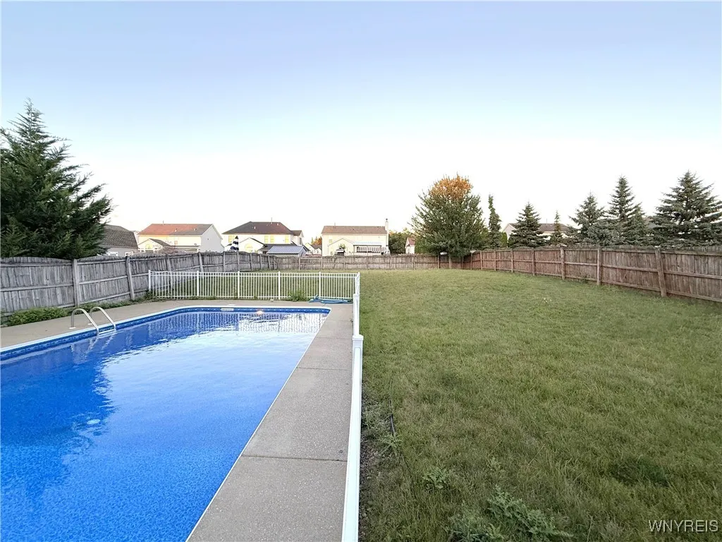 3481 Heatherwood Drive, Hamburg, New York 14075, Hamburg, New York 14075, 4 Bedrooms Bedrooms, 14 Rooms Rooms,2 BathroomsBathrooms,Residential,For Sale,3481 Heatherwood Drive, Hamburg, New York 14075,B1633155