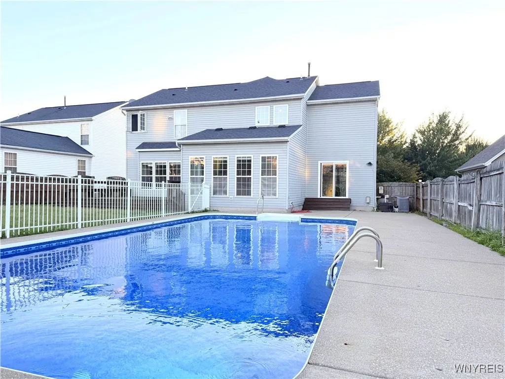 3481 Heatherwood Drive, Hamburg, New York 14075, Hamburg, New York 14075, 4 Bedrooms Bedrooms, 14 Rooms Rooms,2 BathroomsBathrooms,Residential,For Sale,3481 Heatherwood Drive, Hamburg, New York 14075,B1633155