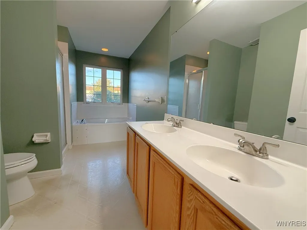 3481 Heatherwood Drive, Hamburg, New York 14075, Hamburg, New York 14075, 4 Bedrooms Bedrooms, 14 Rooms Rooms,2 BathroomsBathrooms,Residential,For Sale,3481 Heatherwood Drive, Hamburg, New York 14075,B1633155