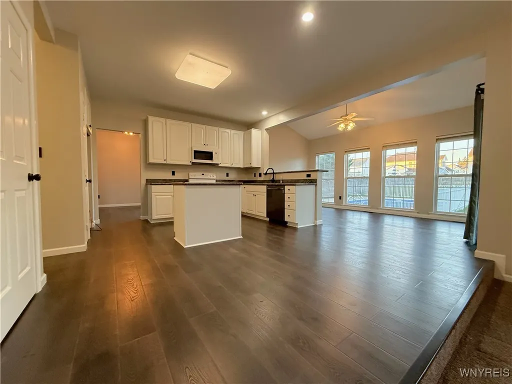 3481 Heatherwood Drive, Hamburg, New York 14075, Hamburg, New York 14075, 4 Bedrooms Bedrooms, 14 Rooms Rooms,2 BathroomsBathrooms,Residential,For Sale,3481 Heatherwood Drive, Hamburg, New York 14075,B1633155