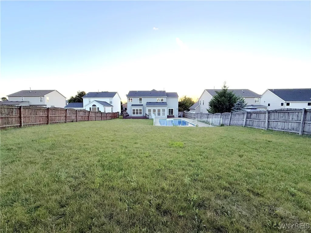 3481 Heatherwood Drive, Hamburg, New York 14075, Hamburg, New York 14075, 4 Bedrooms Bedrooms, 14 Rooms Rooms,2 BathroomsBathrooms,Residential,For Sale,3481 Heatherwood Drive, Hamburg, New York 14075,B1633155