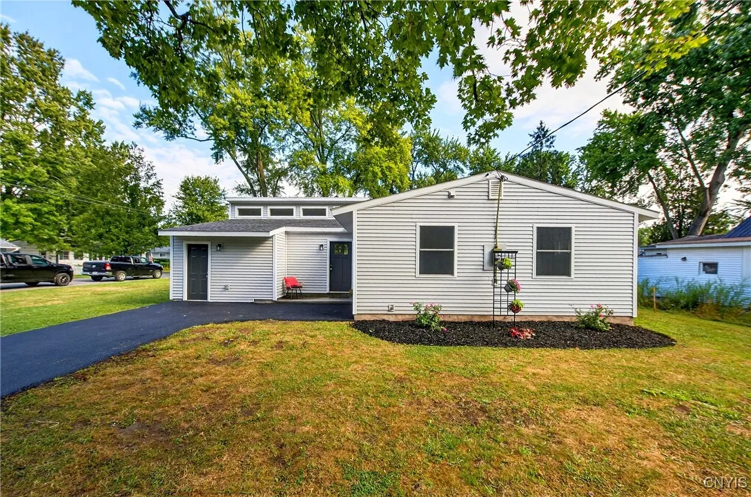 316 Hulbert Street, Manlius, New York 13116, Manlius, New York 13116, 4 Bedrooms Bedrooms, 9 Rooms Rooms,2 BathroomsBathrooms,Residential,For Sale,316 Hulbert Street, Manlius, New York 13116,S1633400