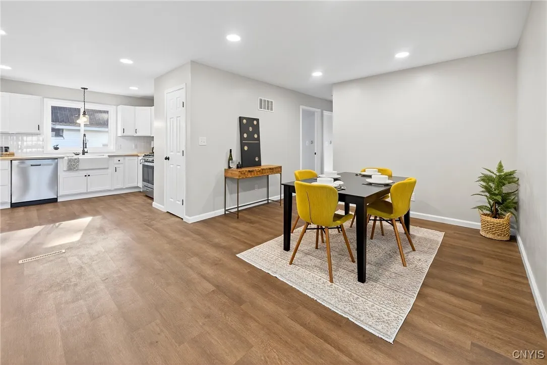 316 Hulbert Street, Manlius, New York 13116, Manlius, New York 13116, 4 Bedrooms Bedrooms, 9 Rooms Rooms,2 BathroomsBathrooms,Residential,For Sale,316 Hulbert Street, Manlius, New York 13116,S1633400