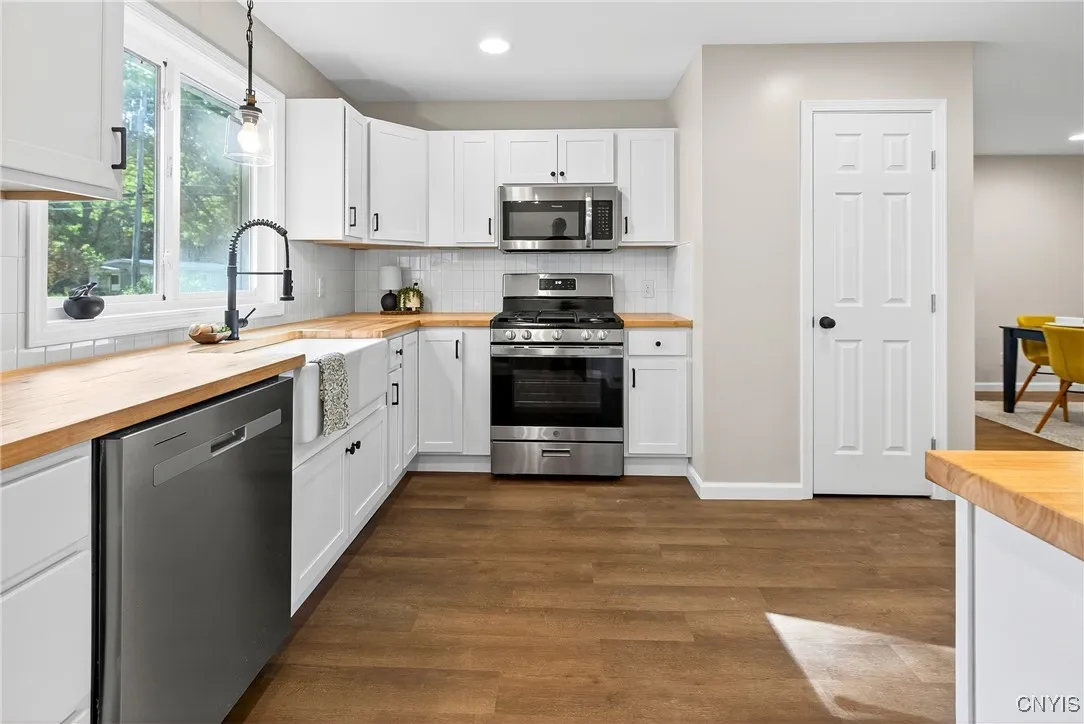 316 Hulbert Street, Manlius, New York 13116, Manlius, New York 13116, 4 Bedrooms Bedrooms, 9 Rooms Rooms,2 BathroomsBathrooms,Residential,For Sale,316 Hulbert Street, Manlius, New York 13116,S1633400