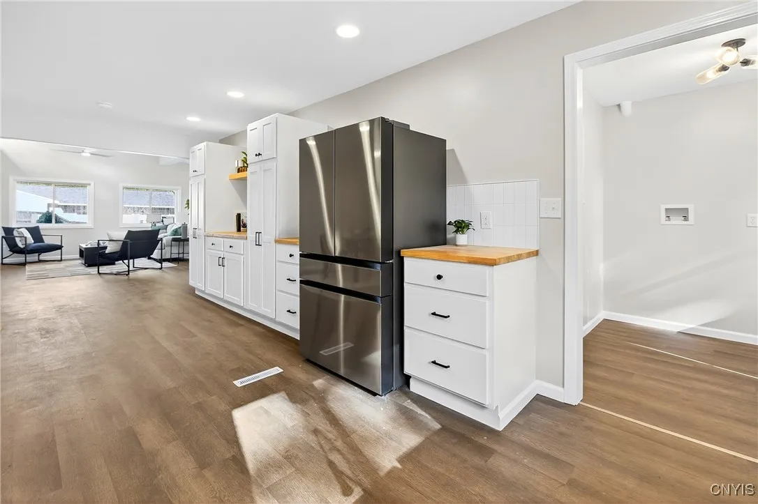 316 Hulbert Street, Manlius, New York 13116, Manlius, New York 13116, 4 Bedrooms Bedrooms, 9 Rooms Rooms,2 BathroomsBathrooms,Residential,For Sale,316 Hulbert Street, Manlius, New York 13116,S1633400
