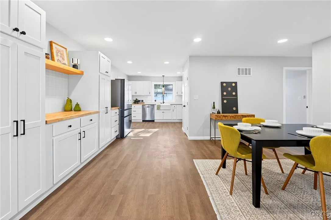 316 Hulbert Street, Manlius, New York 13116, Manlius, New York 13116, 4 Bedrooms Bedrooms, 9 Rooms Rooms,2 BathroomsBathrooms,Residential,For Sale,316 Hulbert Street, Manlius, New York 13116,S1633400