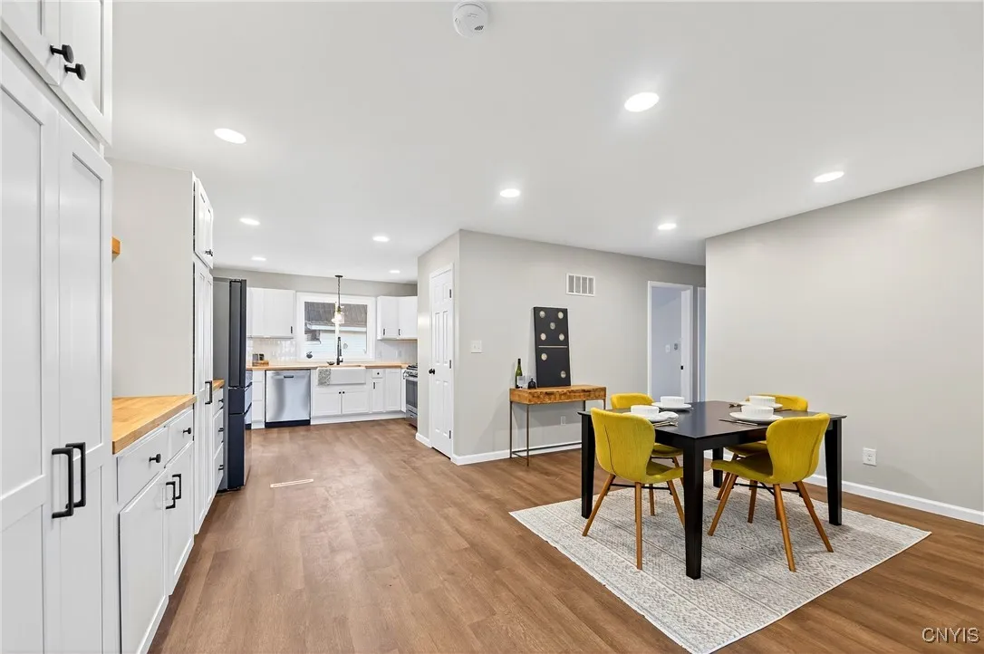 316 Hulbert Street, Manlius, New York 13116, Manlius, New York 13116, 4 Bedrooms Bedrooms, 9 Rooms Rooms,2 BathroomsBathrooms,Residential,For Sale,316 Hulbert Street, Manlius, New York 13116,S1633400