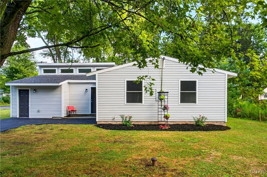 316 Hulbert Street, Manlius, New York 13116, Manlius, New York 13116, 4 Bedrooms Bedrooms, 9 Rooms Rooms,2 BathroomsBathrooms,Residential,For Sale,316 Hulbert Street, Manlius, New York 13116,S1633400