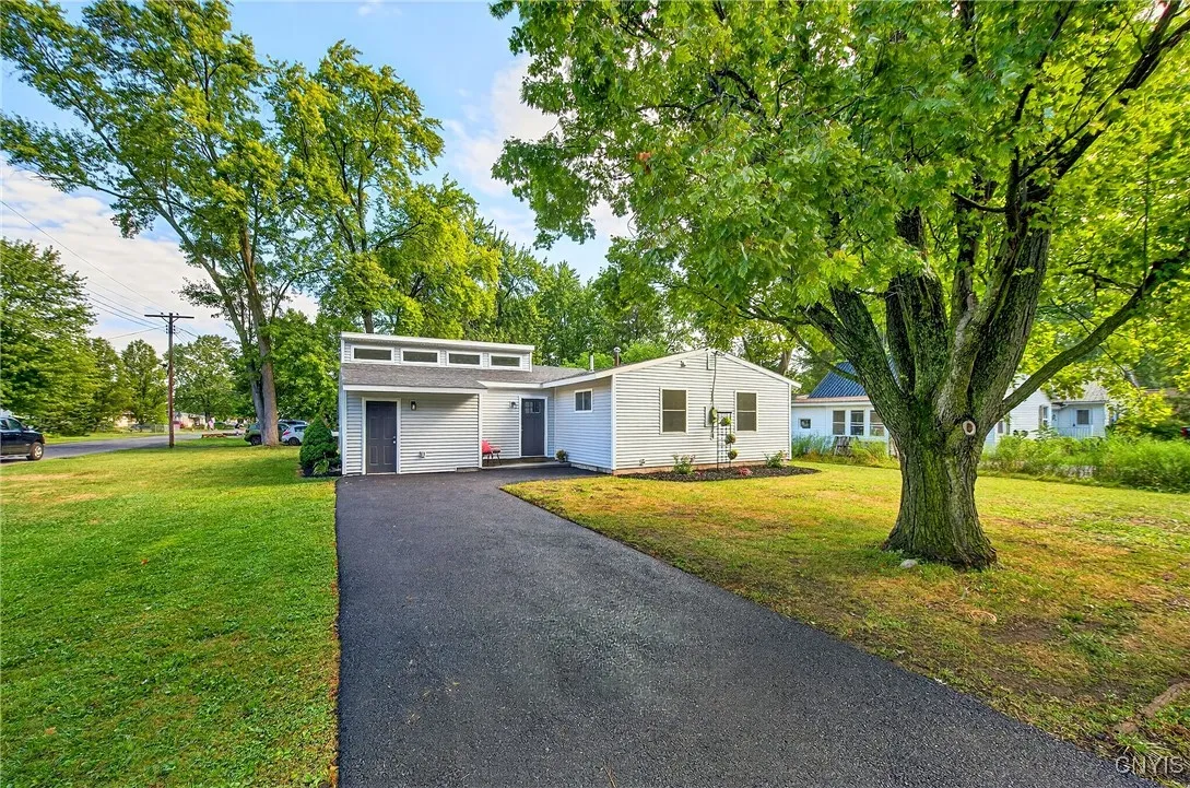 316 Hulbert Street, Manlius, New York 13116, Manlius, New York 13116, 4 Bedrooms Bedrooms, 9 Rooms Rooms,2 BathroomsBathrooms,Residential,For Sale,316 Hulbert Street, Manlius, New York 13116,S1633400