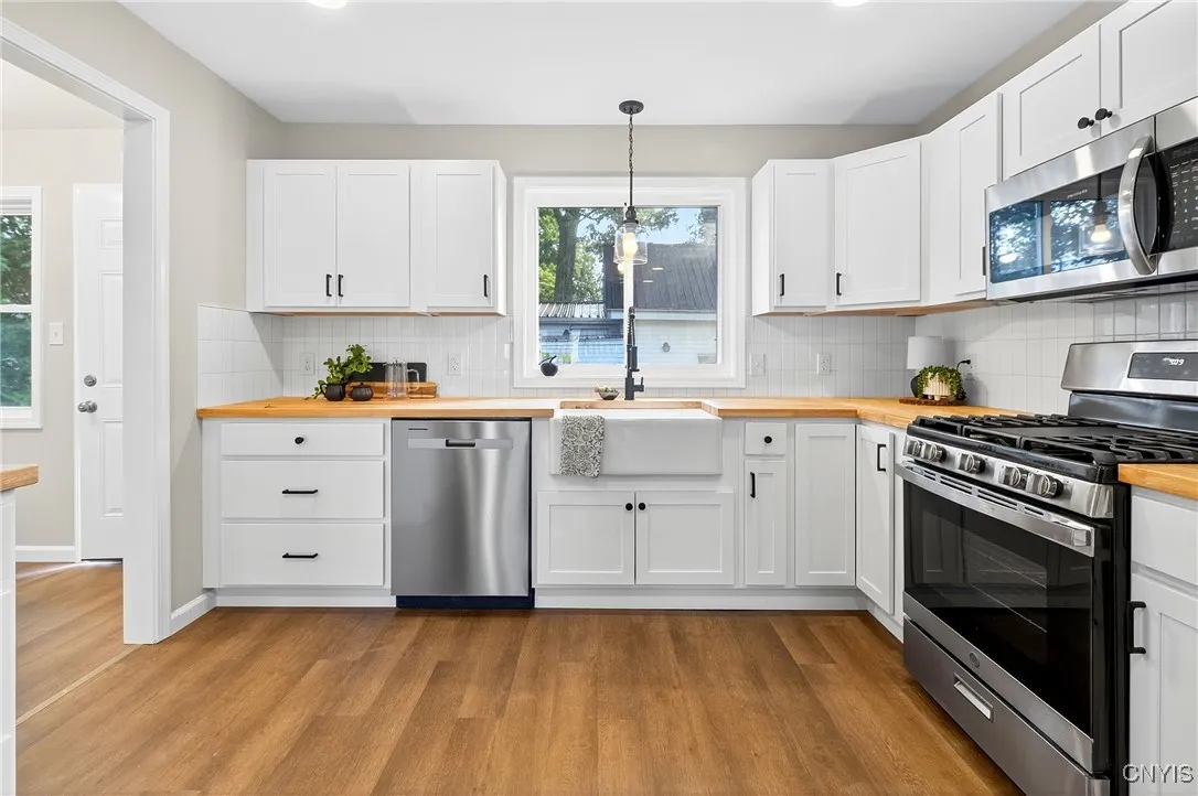 316 Hulbert Street, Manlius, New York 13116, Manlius, New York 13116, 4 Bedrooms Bedrooms, 9 Rooms Rooms,2 BathroomsBathrooms,Residential,For Sale,316 Hulbert Street, Manlius, New York 13116,S1633400