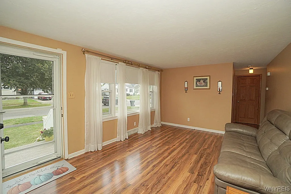 25 Bellinger Drive, Tonawanda, New York 14150, Tonawanda, New York 14150, 3 Bedrooms Bedrooms, 5 Rooms Rooms,1 BathroomBathrooms,Residential,For Sale,25 Bellinger Drive, Tonawanda, New York 14150,B1633224