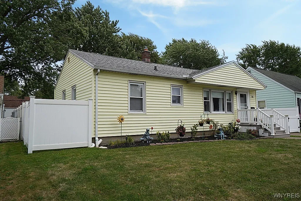 25 Bellinger Drive, Tonawanda, New York 14150, Tonawanda, New York 14150, 3 Bedrooms Bedrooms, 5 Rooms Rooms,1 BathroomBathrooms,Residential,For Sale,25 Bellinger Drive, Tonawanda, New York 14150,B1633224
