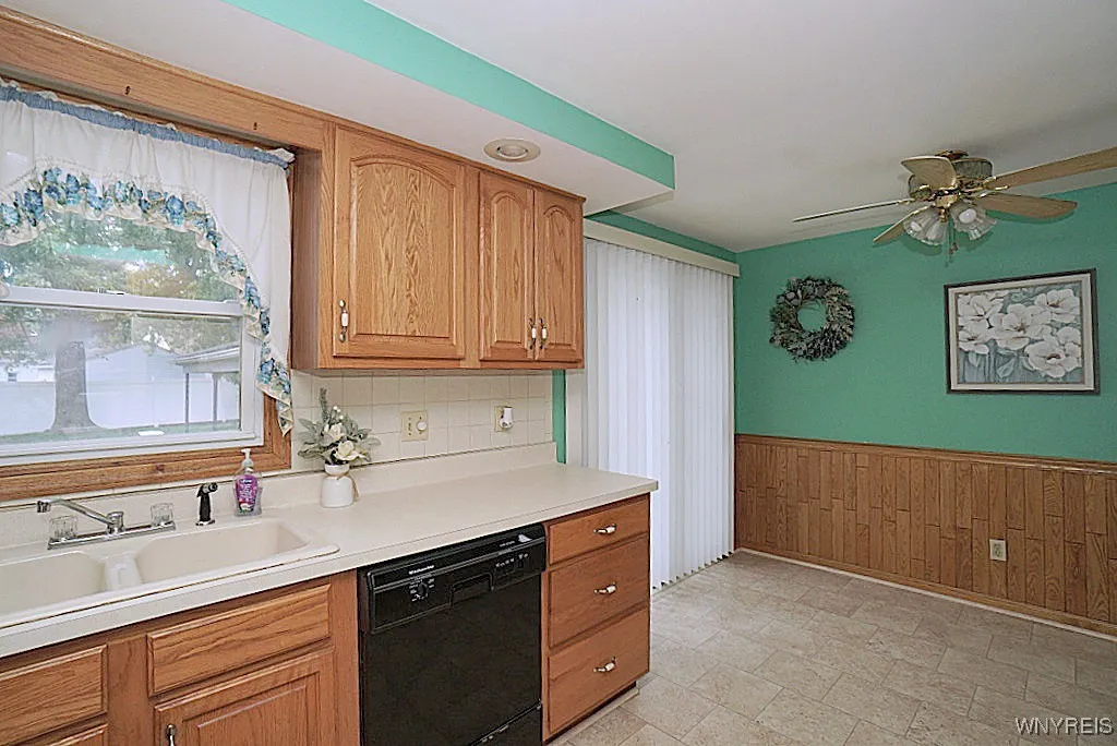 25 Bellinger Drive, Tonawanda, New York 14150, Tonawanda, New York 14150, 3 Bedrooms Bedrooms, 5 Rooms Rooms,1 BathroomBathrooms,Residential,For Sale,25 Bellinger Drive, Tonawanda, New York 14150,B1633224