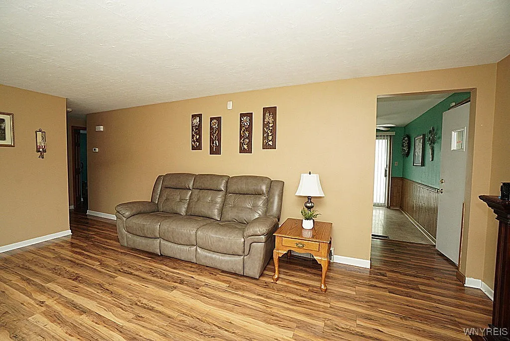 25 Bellinger Drive, Tonawanda, New York 14150, Tonawanda, New York 14150, 3 Bedrooms Bedrooms, 5 Rooms Rooms,1 BathroomBathrooms,Residential,For Sale,25 Bellinger Drive, Tonawanda, New York 14150,B1633224