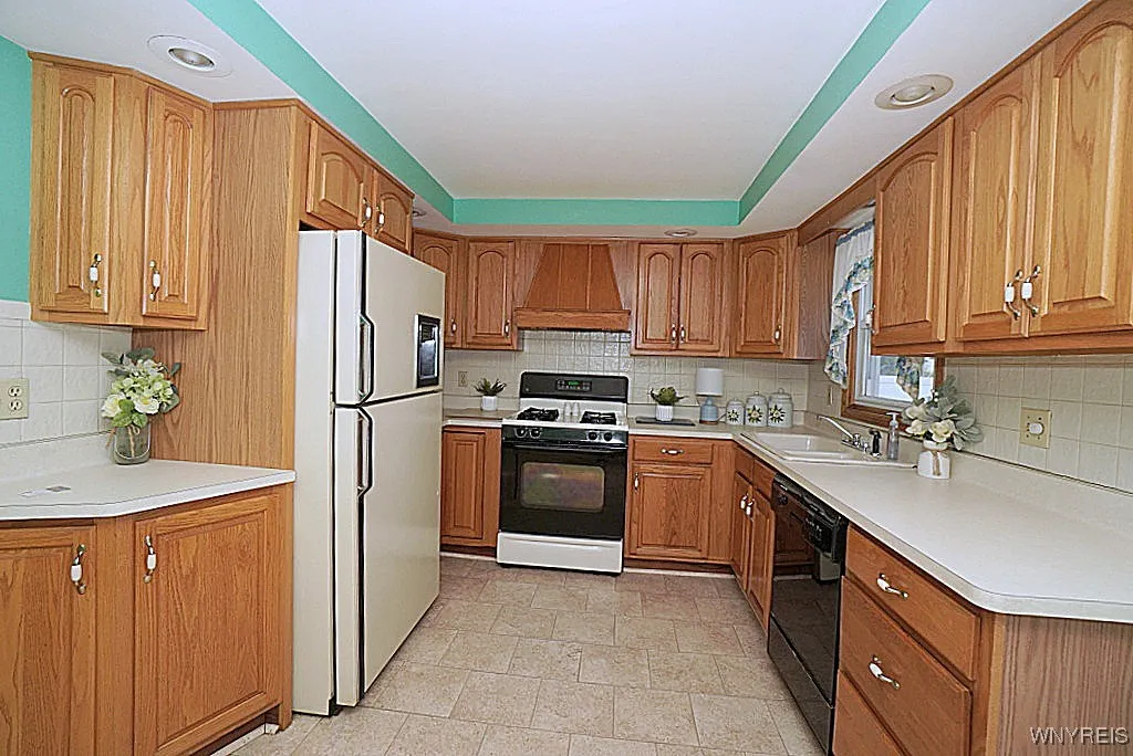25 Bellinger Drive, Tonawanda, New York 14150, Tonawanda, New York 14150, 3 Bedrooms Bedrooms, 5 Rooms Rooms,1 BathroomBathrooms,Residential,For Sale,25 Bellinger Drive, Tonawanda, New York 14150,B1633224