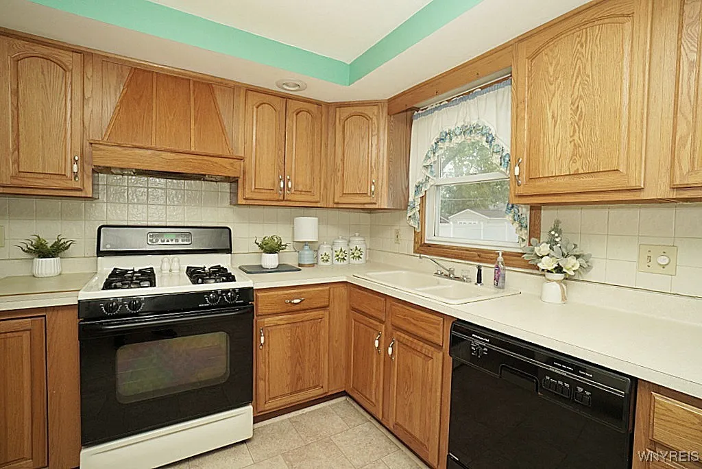 25 Bellinger Drive, Tonawanda, New York 14150, Tonawanda, New York 14150, 3 Bedrooms Bedrooms, 5 Rooms Rooms,1 BathroomBathrooms,Residential,For Sale,25 Bellinger Drive, Tonawanda, New York 14150,B1633224