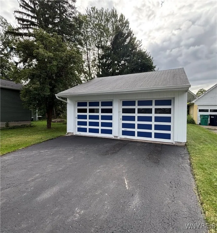 172 80th St, Niagara Falls, New York 14304, Niagara Falls, New York 14304, 2 Bedrooms Bedrooms, 6 Rooms Rooms,1 BathroomBathrooms,Residential,For Sale,172 80th St, Niagara Falls, New York 14304,B1633403