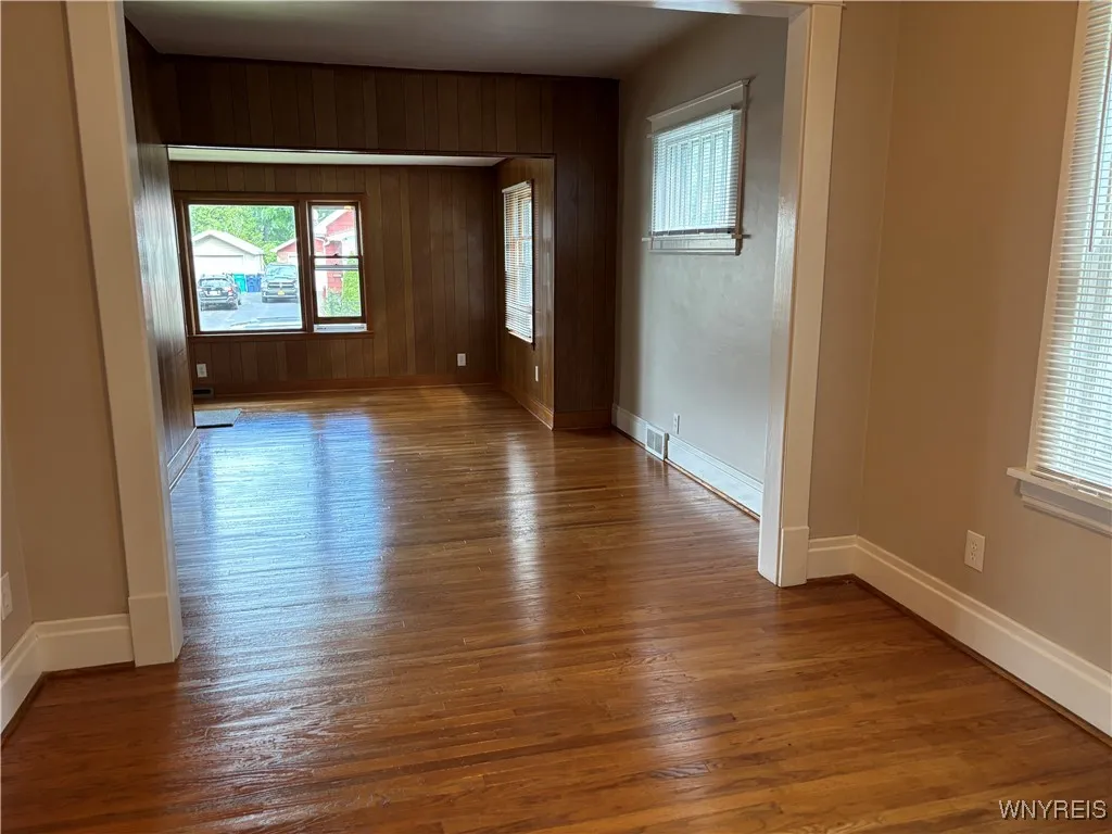 172 80th St, Niagara Falls, New York 14304, Niagara Falls, New York 14304, 2 Bedrooms Bedrooms, 6 Rooms Rooms,1 BathroomBathrooms,Residential,For Sale,172 80th St, Niagara Falls, New York 14304,B1633403