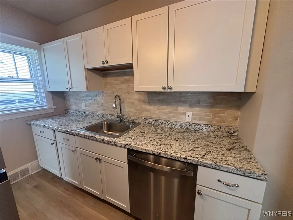 172 80th St, Niagara Falls, New York 14304, Niagara Falls, New York 14304, 2 Bedrooms Bedrooms, 6 Rooms Rooms,1 BathroomBathrooms,Residential,For Sale,172 80th St, Niagara Falls, New York 14304,B1633403