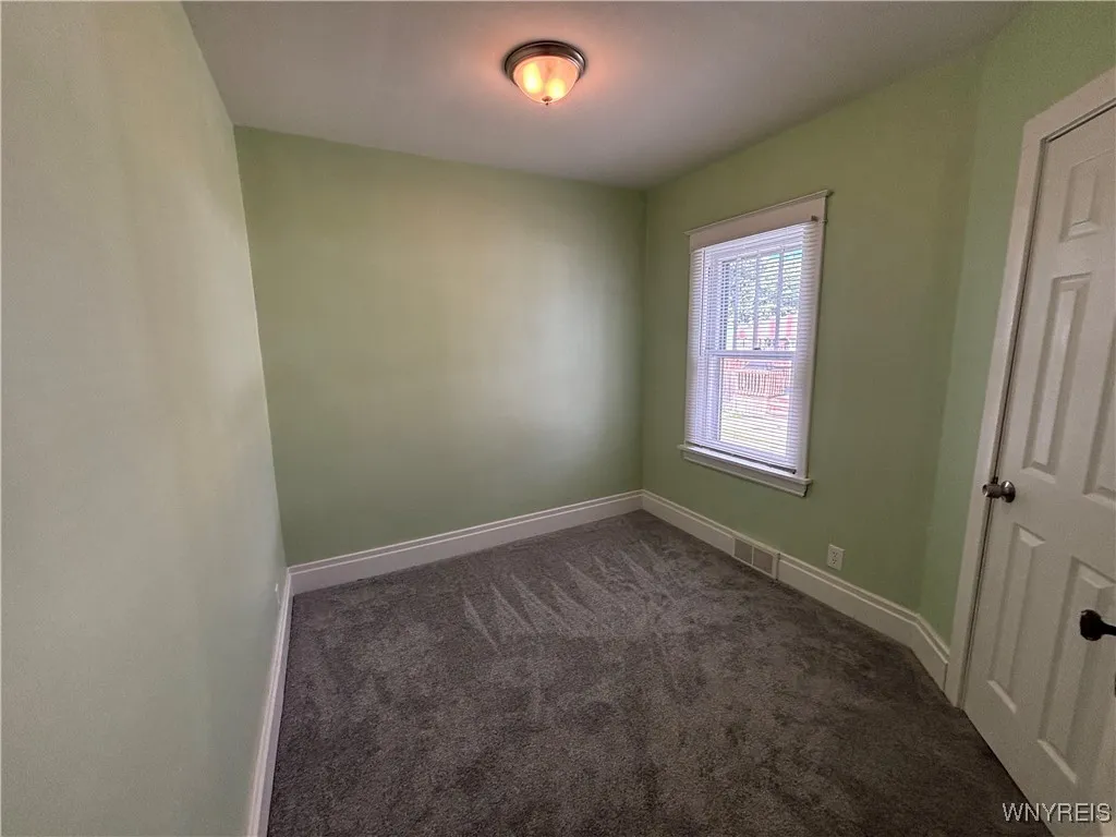 172 80th St, Niagara Falls, New York 14304, Niagara Falls, New York 14304, 2 Bedrooms Bedrooms, 6 Rooms Rooms,1 BathroomBathrooms,Residential,For Sale,172 80th St, Niagara Falls, New York 14304,B1633403