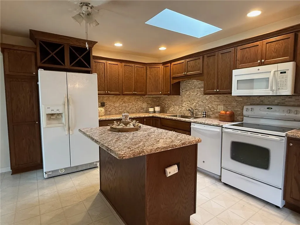 14 Watch Hill Drive, Chili, New York 14624, Chili, New York 14624, 4 Bedrooms Bedrooms, 8 Rooms Rooms,1 BathroomBathrooms,Residential,For Sale,14 Watch Hill Drive, Chili, New York 14624,R1632821