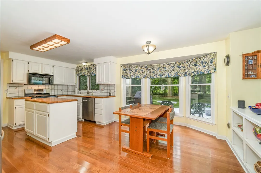 8815 Wandering Way, Lysander, New York 13027, Lysander, New York 13027, 4 Bedrooms Bedrooms, 9 Rooms Rooms,2 BathroomsBathrooms,Residential,For Sale,8815 Wandering Way, Lysander, New York 13027,R1633002