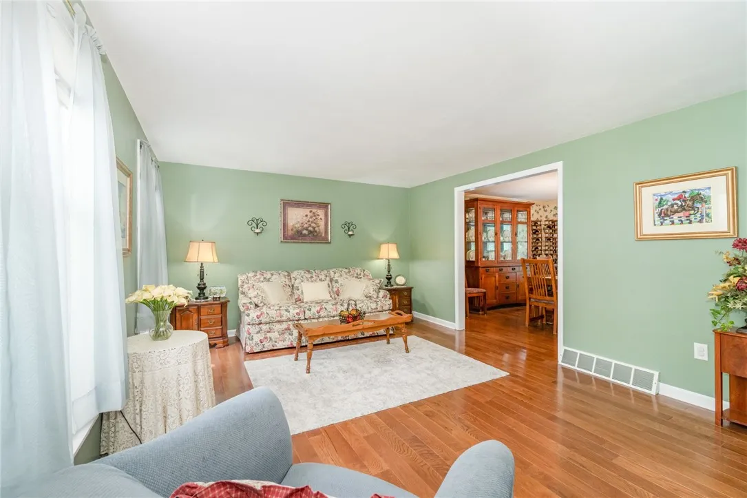 8815 Wandering Way, Lysander, New York 13027, Lysander, New York 13027, 4 Bedrooms Bedrooms, 9 Rooms Rooms,2 BathroomsBathrooms,Residential,For Sale,8815 Wandering Way, Lysander, New York 13027,R1633002
