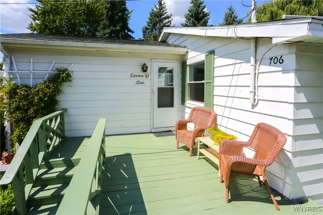 706 Longmeadow Road, Amherst, New York 14226, Amherst, New York 14226, 2 Bedrooms Bedrooms, 5 Rooms Rooms,1 BathroomBathrooms,Residential,For Sale,706 Longmeadow Road, Amherst, New York 14226,B1633066