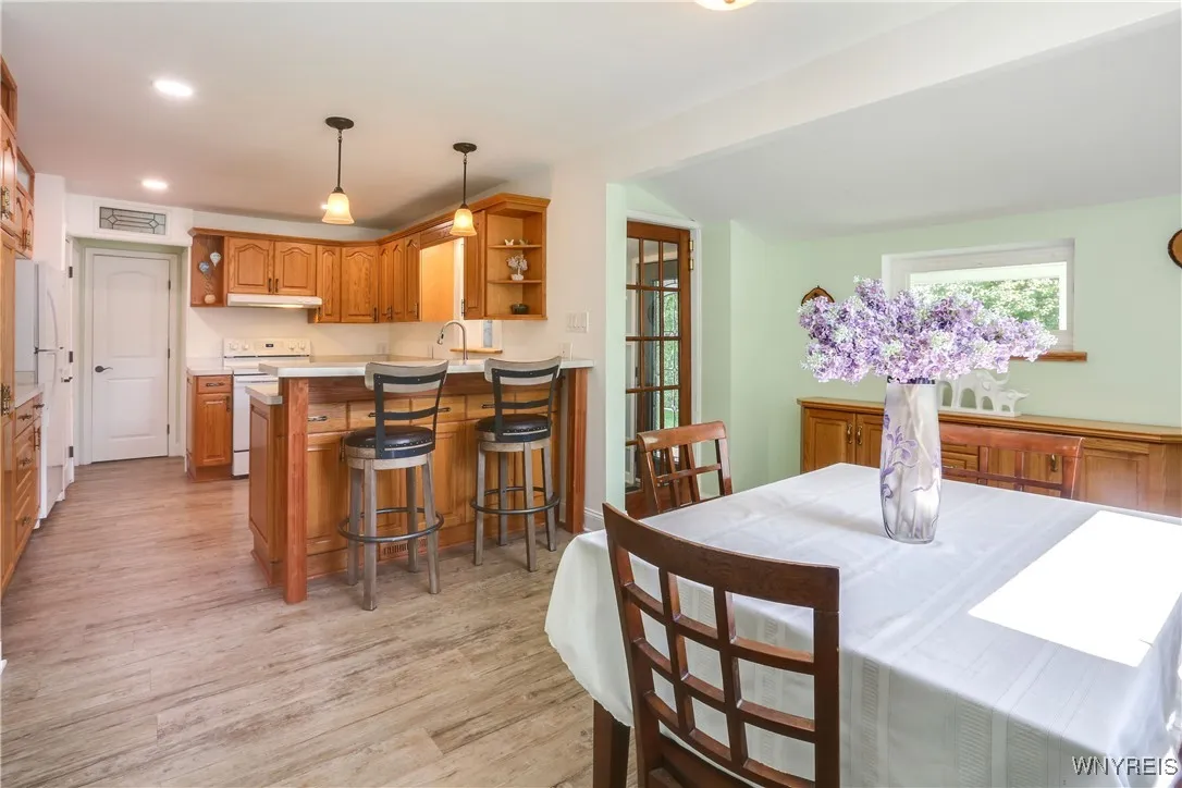 706 Longmeadow Road, Amherst, New York 14226, Amherst, New York 14226, 2 Bedrooms Bedrooms, 5 Rooms Rooms,1 BathroomBathrooms,Residential,For Sale,706 Longmeadow Road, Amherst, New York 14226,B1633066